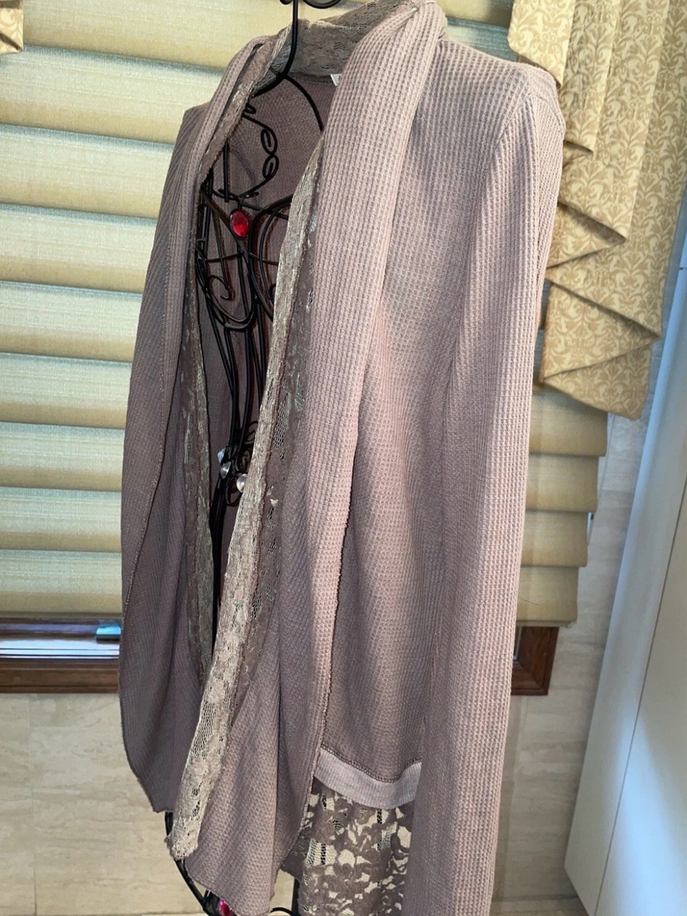 Women’s Dylan Dark Mauve Open  Front Waffle Knit Cardigan With Lace Detail Sz S